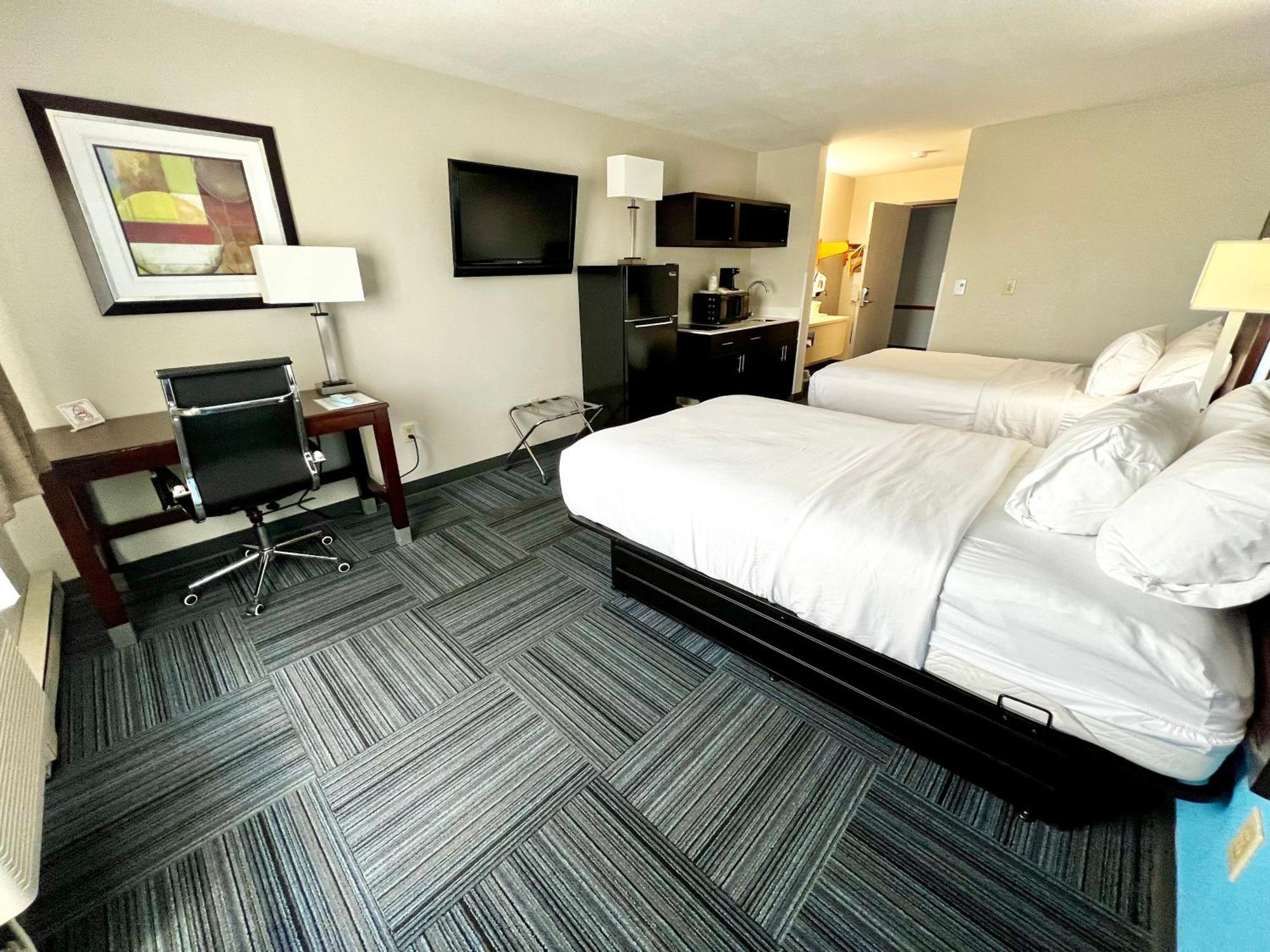Hotel Baymont By Wyndham Marinette Esterno foto