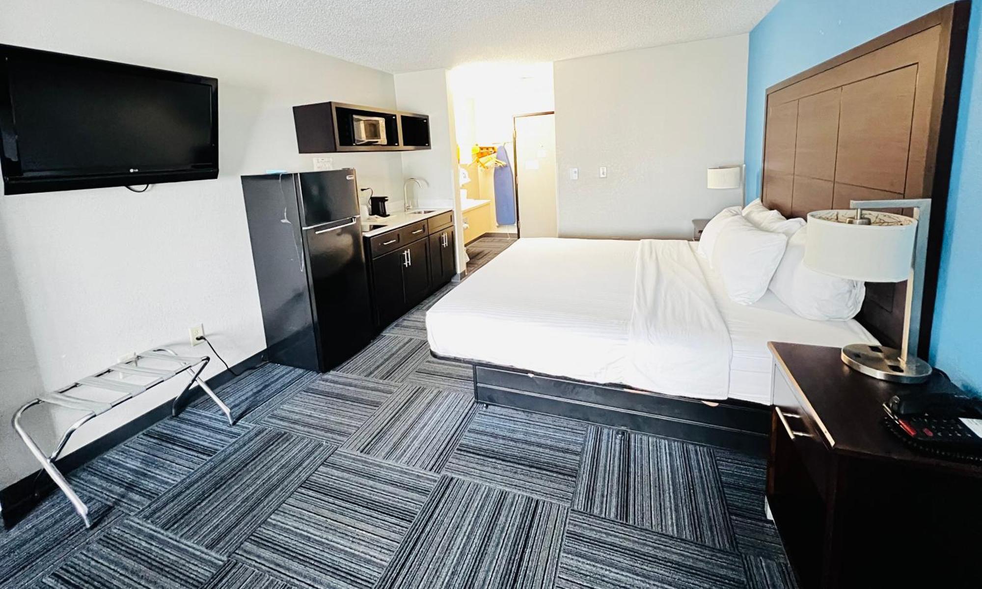 Hotel Baymont By Wyndham Marinette Esterno foto